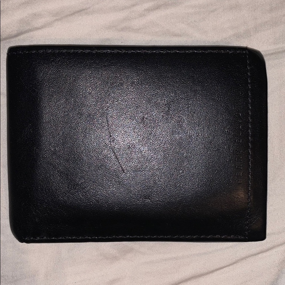 Perry Ellis genuine leather wallet